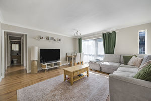 Living Room- click for photo gallery